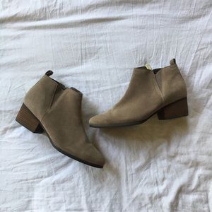 Blondo Waterproof Suede Boots